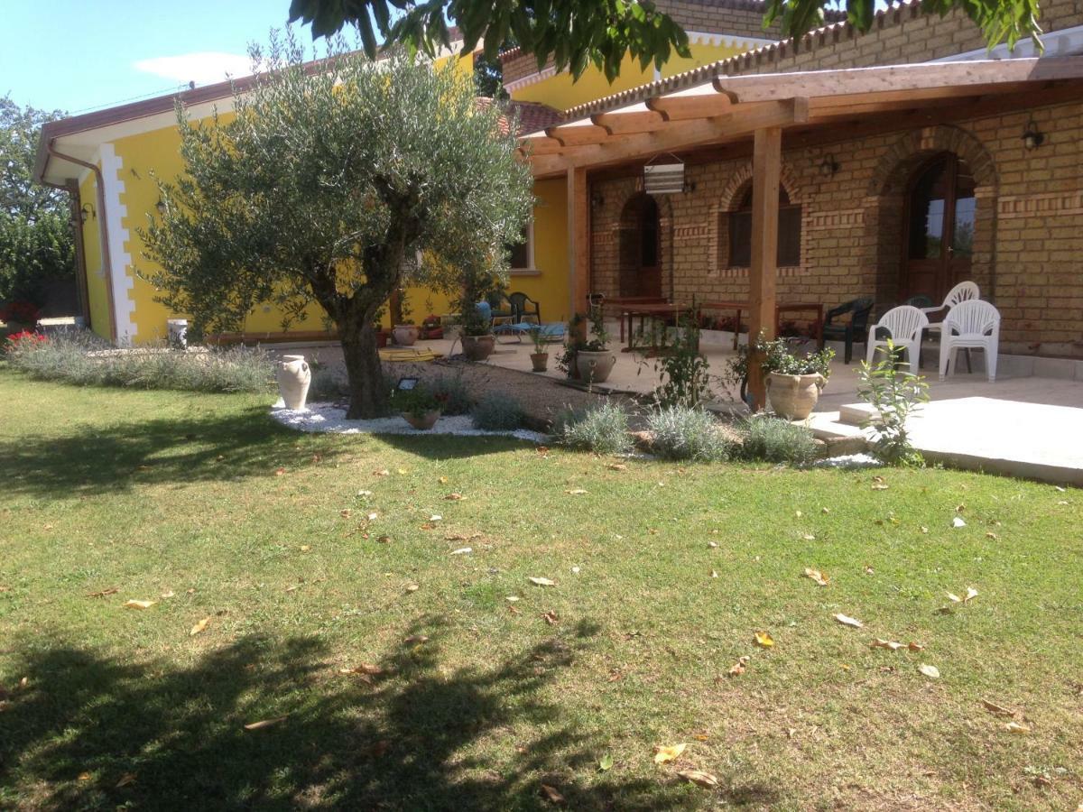 Villa "Casa Al Chiazzullo" Mirabella Eclano Exteriör bild