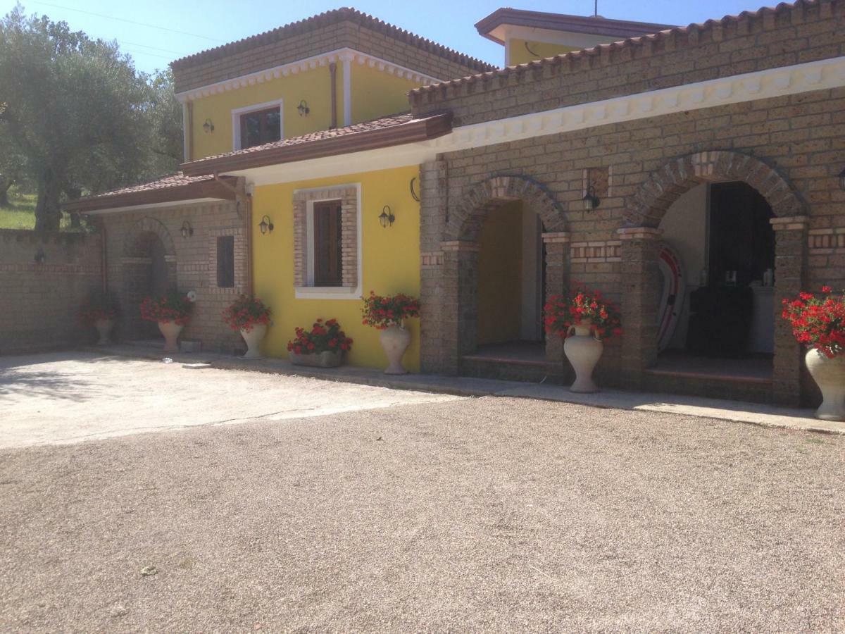 Villa "Casa Al Chiazzullo" Mirabella Eclano Exteriör bild