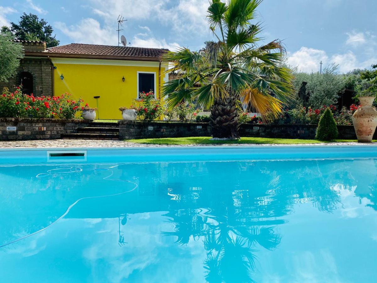 Villa "Casa Al Chiazzullo" Mirabella Eclano Exteriör bild